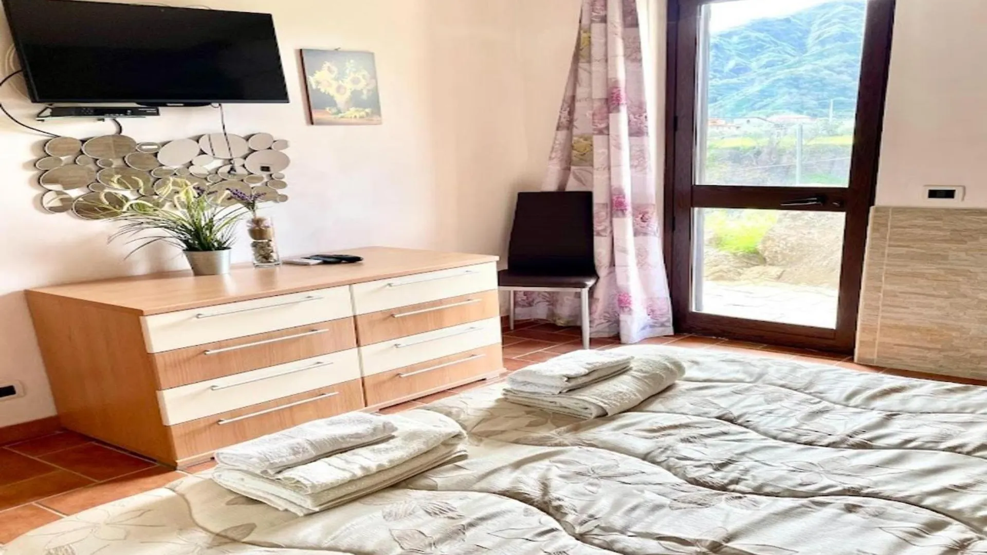 Holiday Home With Pool And Great Views In Франкавилла-ди-Сицилия