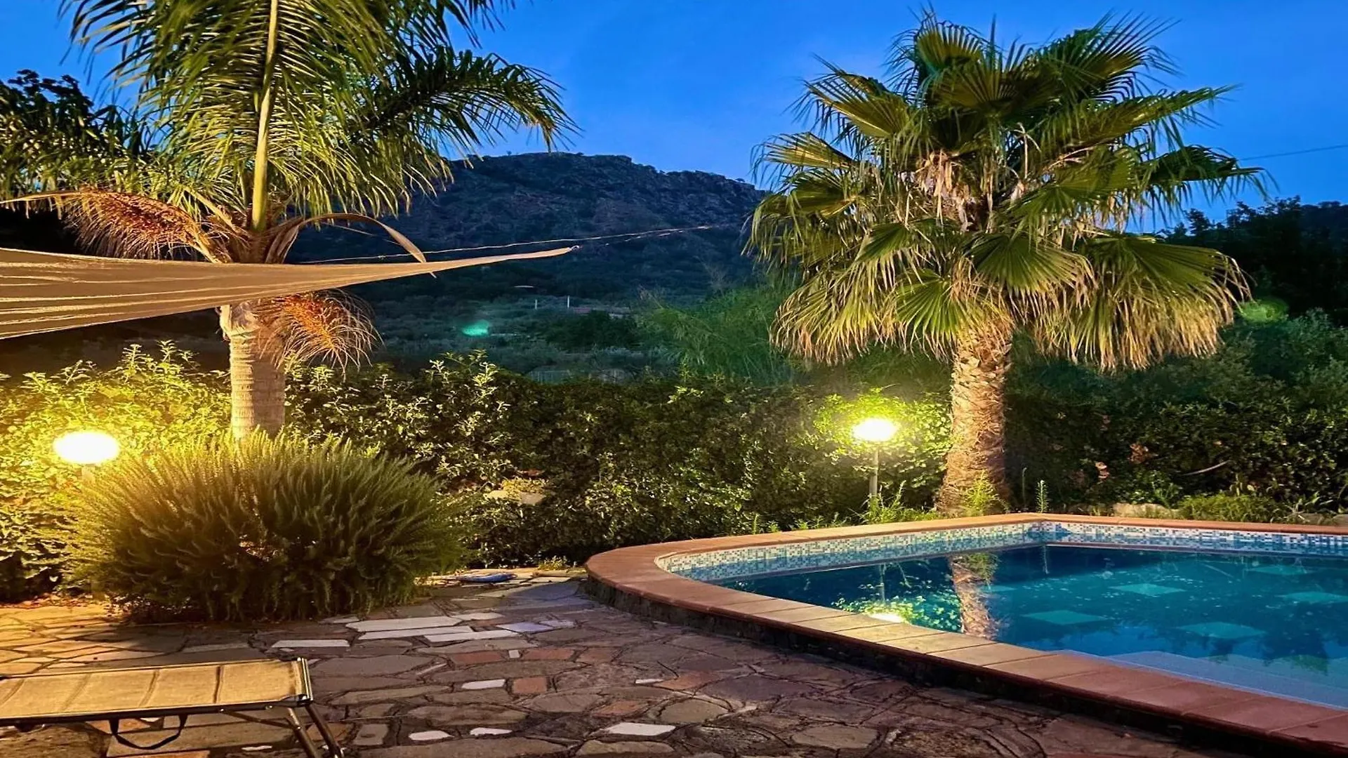 Holiday Home With Pool And Great Views In Франкавилла-ди-Сицилия